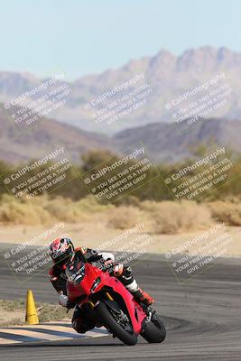 media/Nov-16-2025-Race Pace (Sun) [[8c5fa54630]]/Non Verified Riders (1st 20 Minutes)/2-Turn 10 (1010am)/